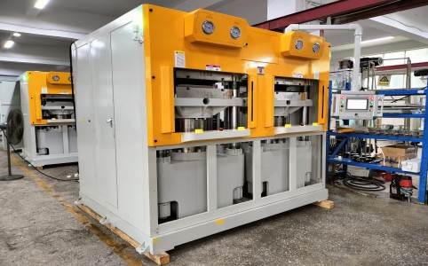 碳纤维热压成型机在光伏、储能、风电中的关头感化